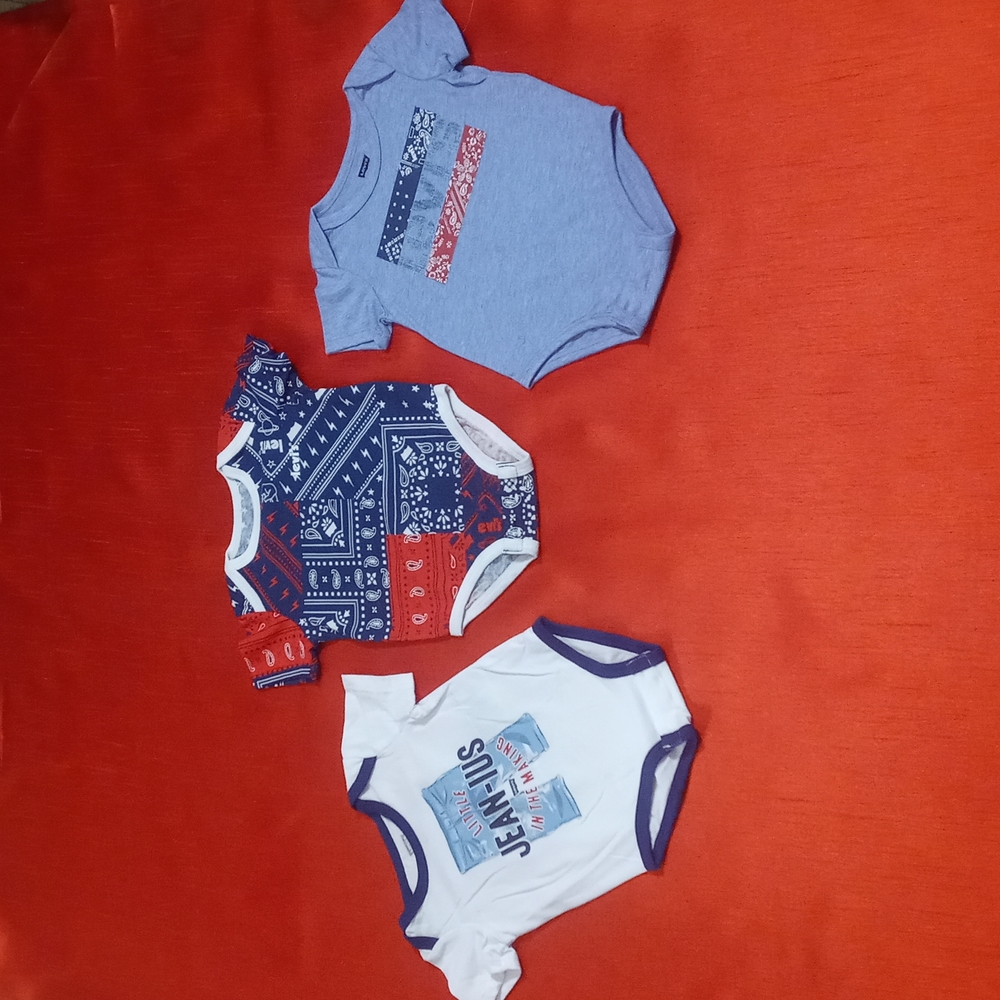 (INFANT 6 MONTHS) LEVI'S (3) BODYSUITS